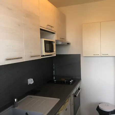 Prise De Vue A 2 Pas De La *